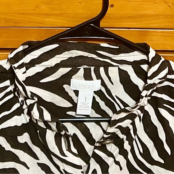 Chicos Shirt Womens Med 1 Black White Zebra Print Long Sleeve Button Up - Picture 3 of 3